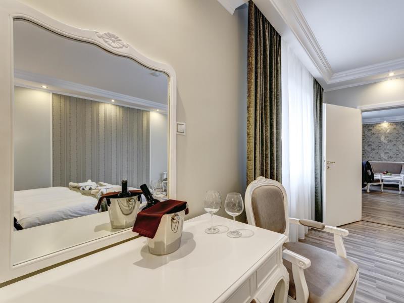 Boutique Hotel Diama Mratin Exterior photo