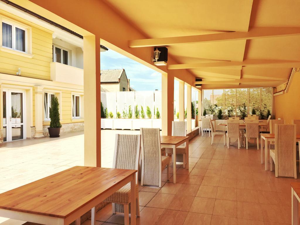 Boutique Hotel Diama Mratin Exterior photo